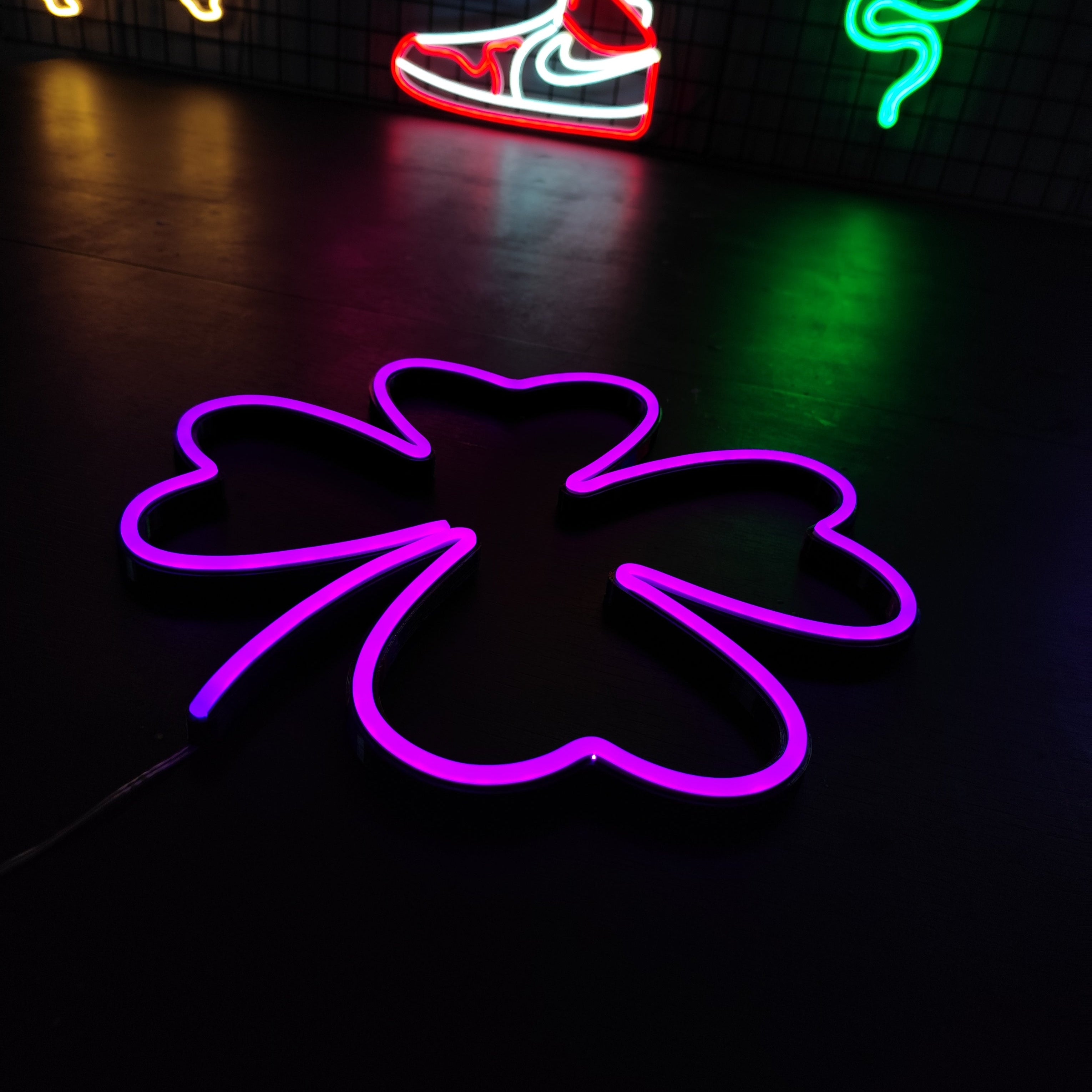 Liść Koniczyny Neon LED